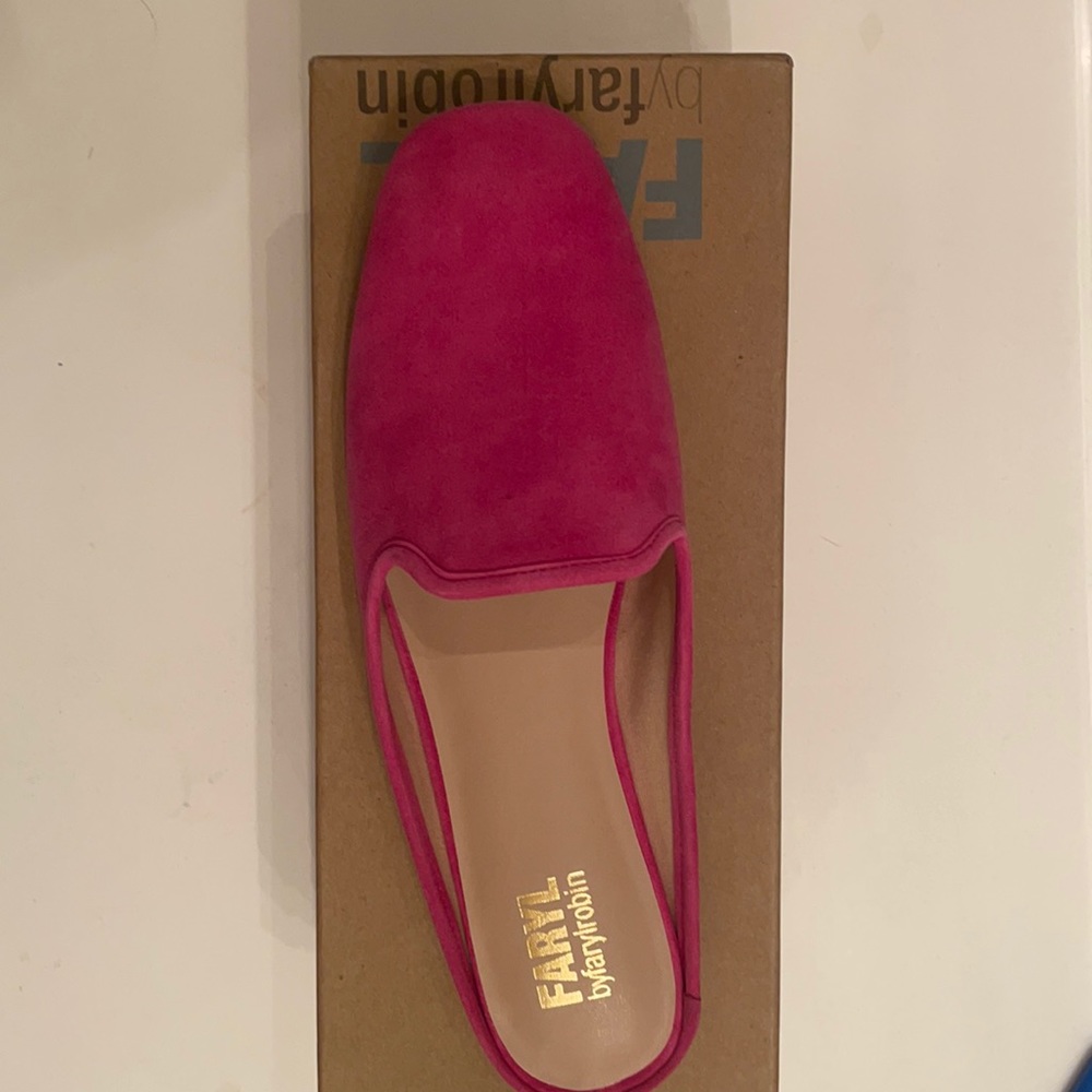 Brand new fuchsia genuine suede slide loafer